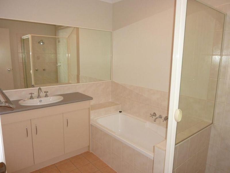 106 Hargreaves Road, Manly West QLD 4179