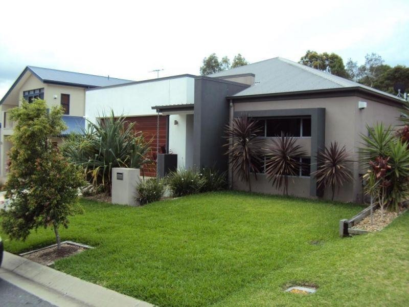 18 Bayschester Place, Wakerley QLD 4154