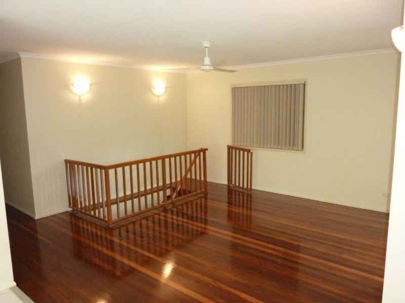 50 Roseberry Parade, Wynnum West QLD 4178