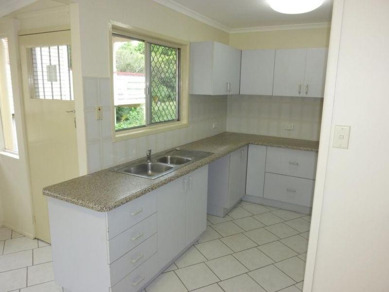 50 Roseberry Parade, Wynnum West QLD 4178