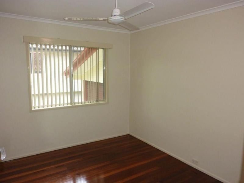 50 Roseberry Parade, Wynnum West QLD 4178