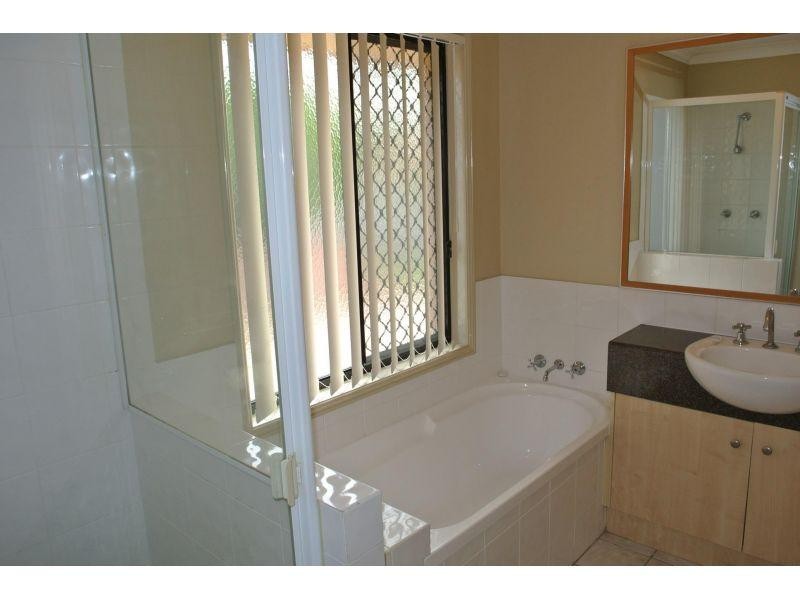 17 Rudkin Street, Wakerley QLD 4154