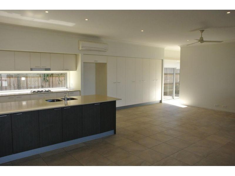 32  Macquarie Street, Wakerley QLD 4154