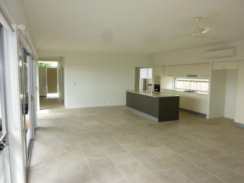 32  Macquarie Street, Wakerley QLD 4154