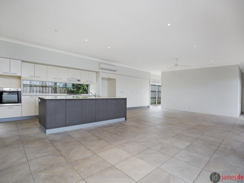 32  Macquarie Street, Wakerley QLD 4154