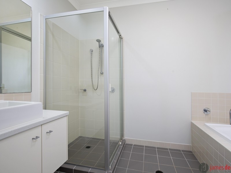 32  Macquarie Street, Wakerley QLD 4154