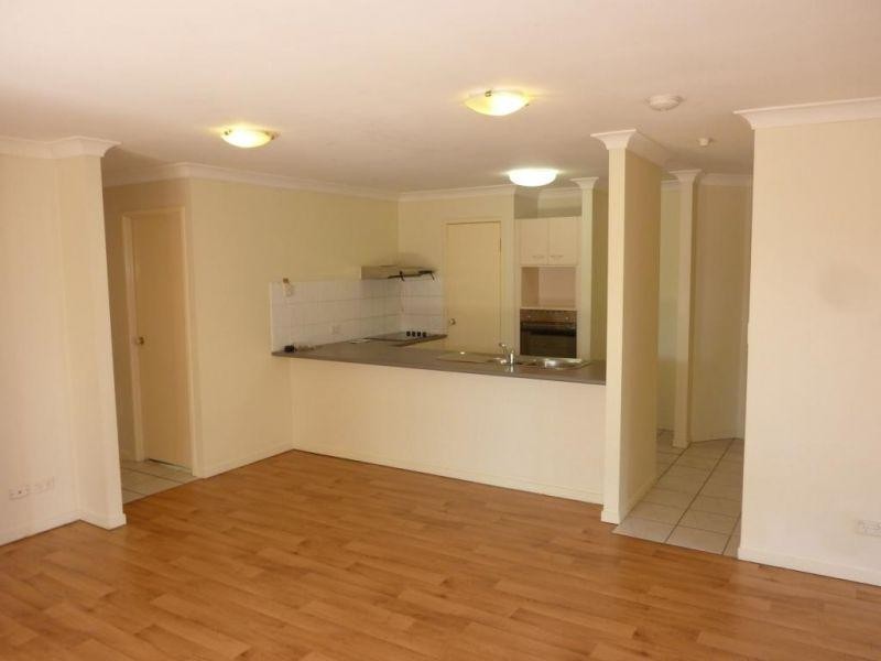 25/74 Plaza Street, Wynnum West QLD 4178