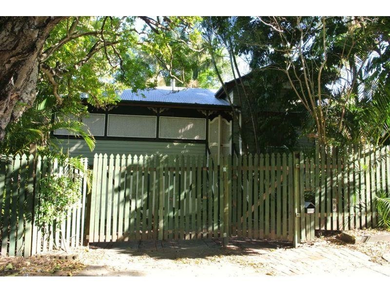 2212 Wynnum Road, Wynnum QLD 4178