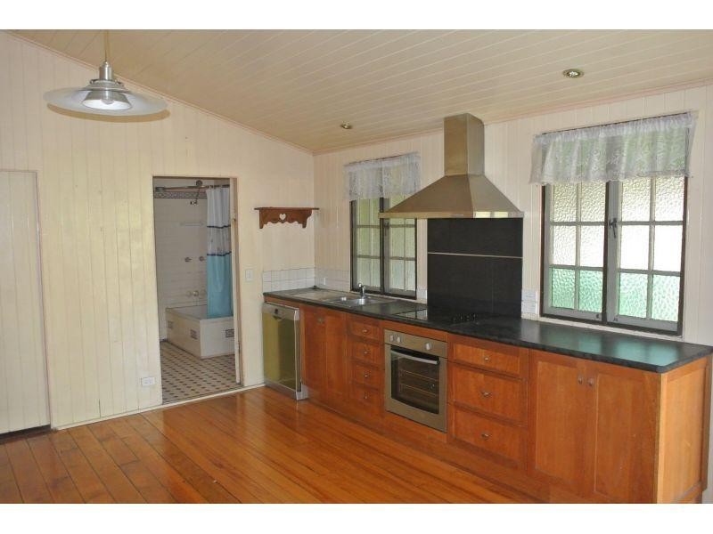2212 Wynnum Road, Wynnum QLD 4178