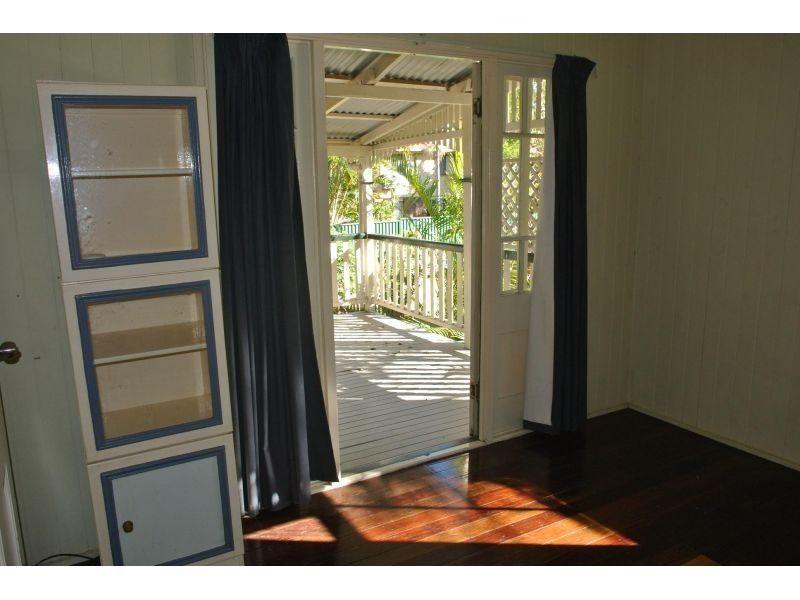 2212 Wynnum Road, Wynnum QLD 4178
