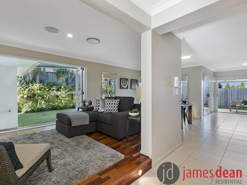 36 Balgowlah Street, Wakerley QLD 4154