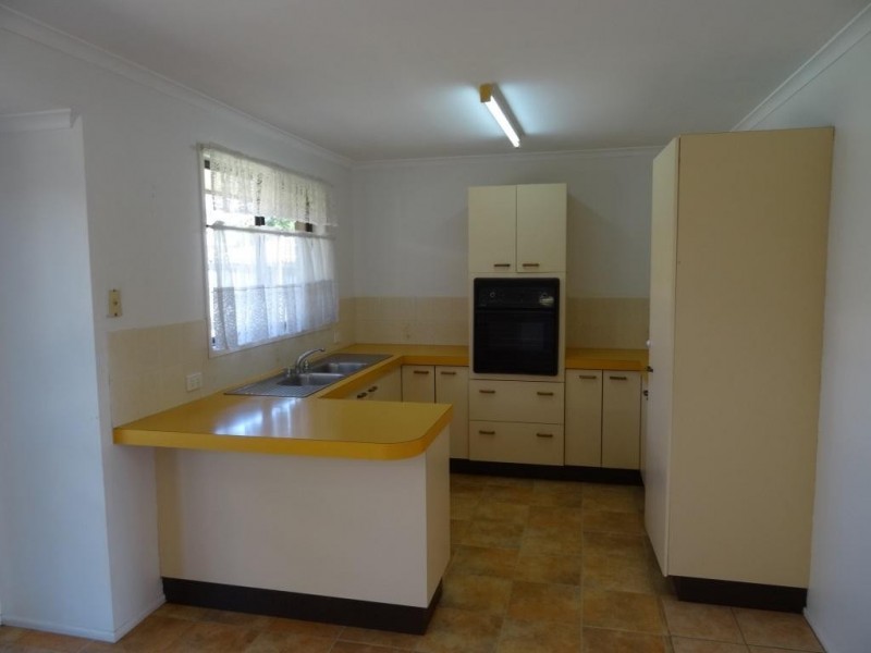 14 Plaza Street, Wynnum West QLD 4178