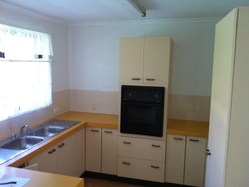 14 Plaza Street, Wynnum West QLD 4178