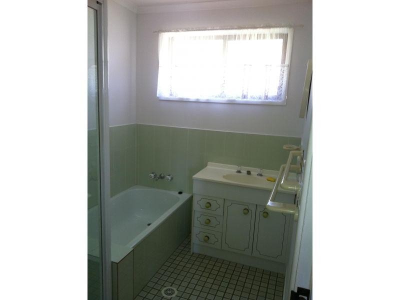 14 Plaza Street, Wynnum West QLD 4178