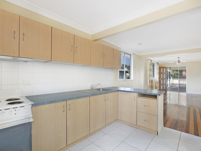 96 Thomas Street, Birkdale QLD 4159