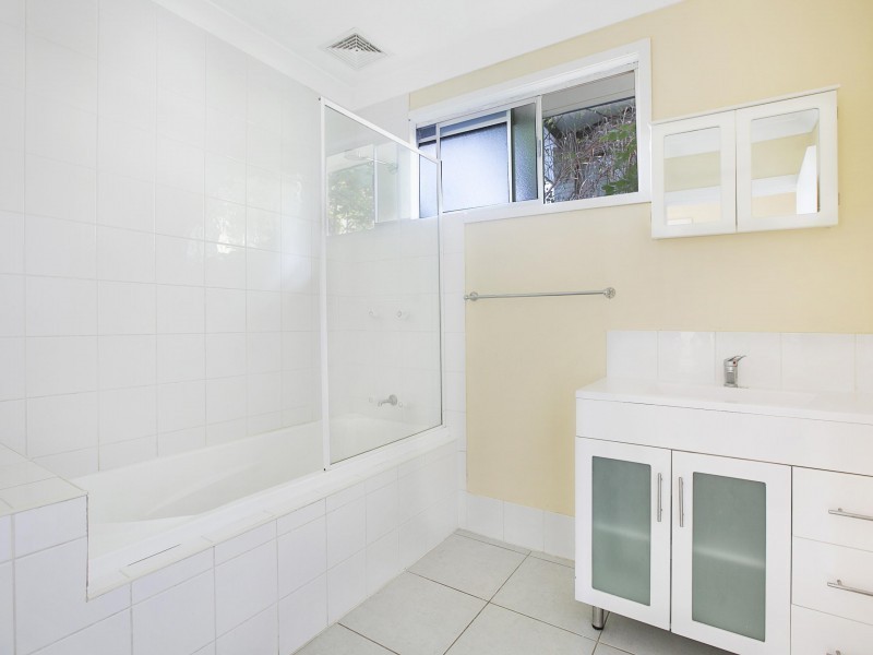 96 Thomas Street, Birkdale QLD 4159