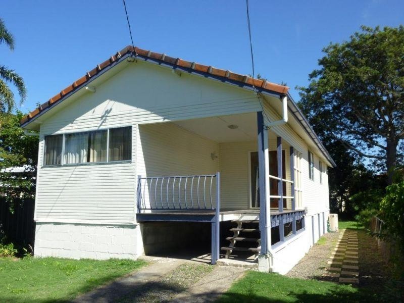 96 Thomas Street, Birkdale QLD 4159