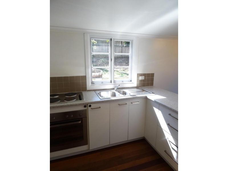 31 Raeburn Street, Manly QLD 4179