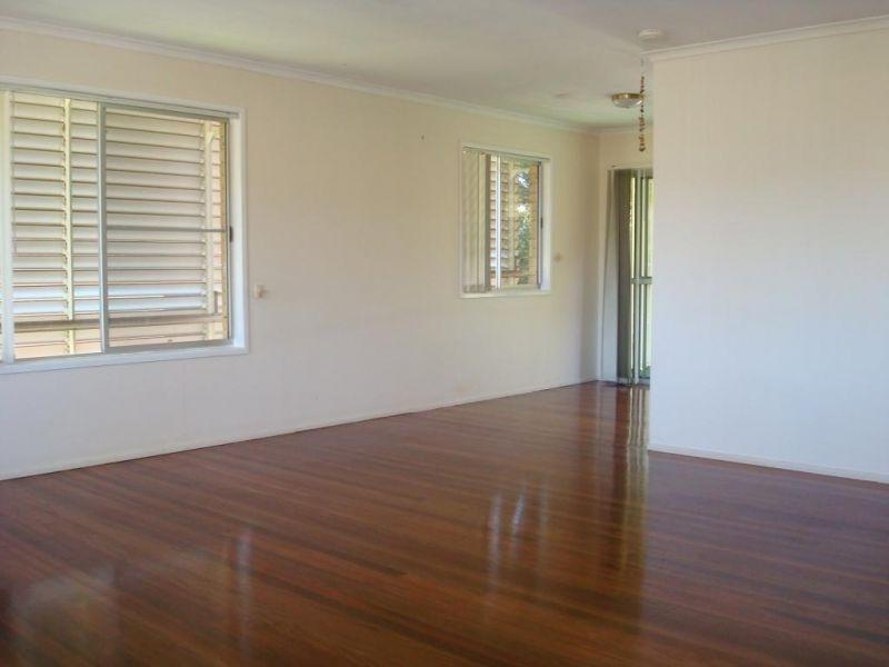 27 Radford Road, Manly West QLD 4179