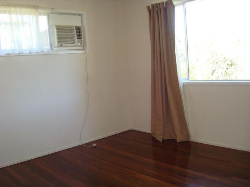 27 Radford Road, Manly West QLD 4179