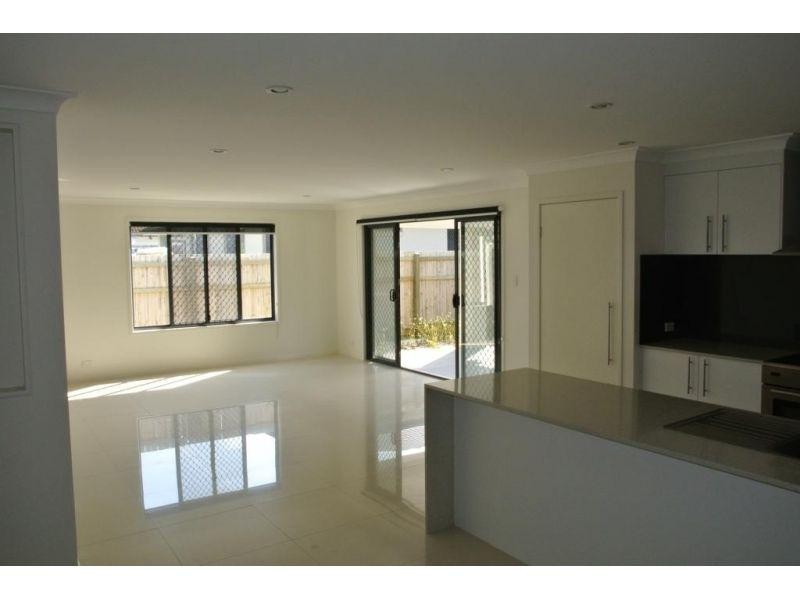 11 Higgs Circuit, Wynnum West QLD 4178