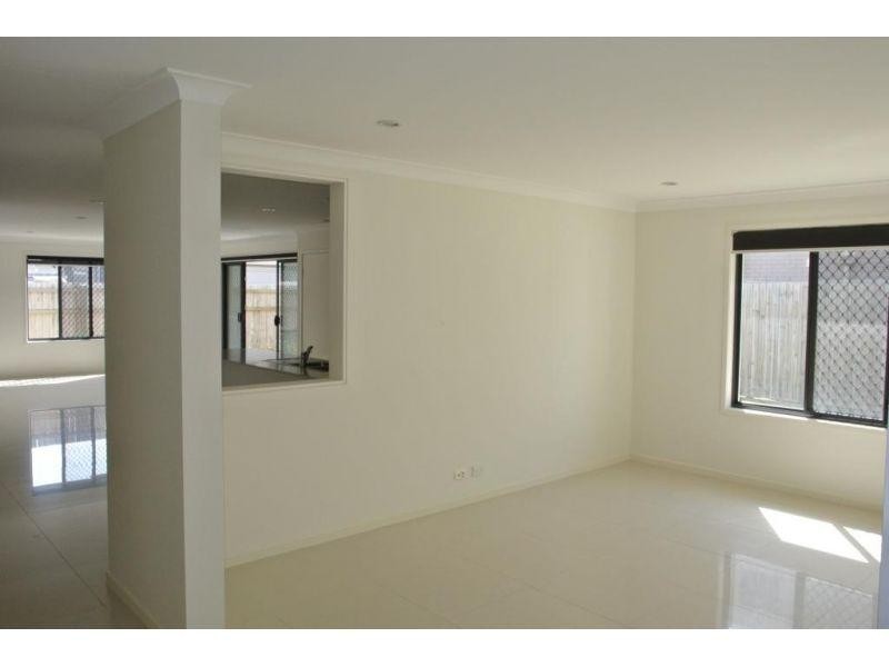 11 Higgs Circuit, Wynnum West QLD 4178