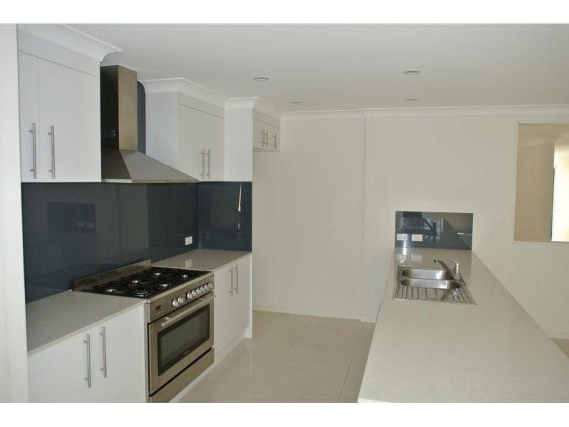 11 Higgs Circuit, Wynnum West QLD 4178