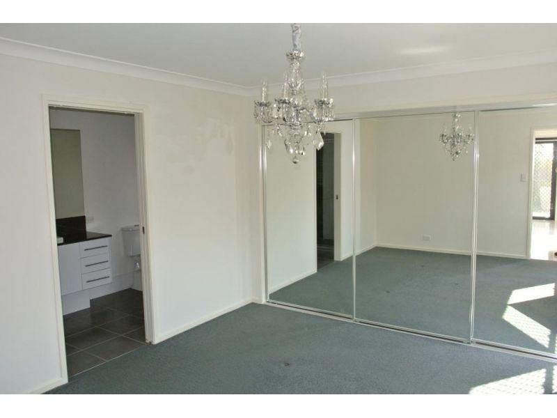 11 Higgs Circuit, Wynnum West QLD 4178