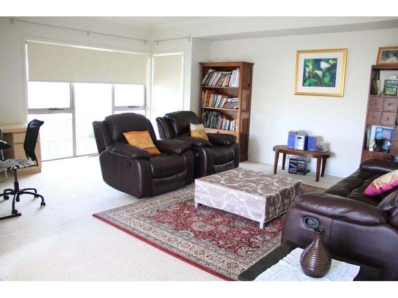 8 Franklin Street, Wakerley QLD 4154