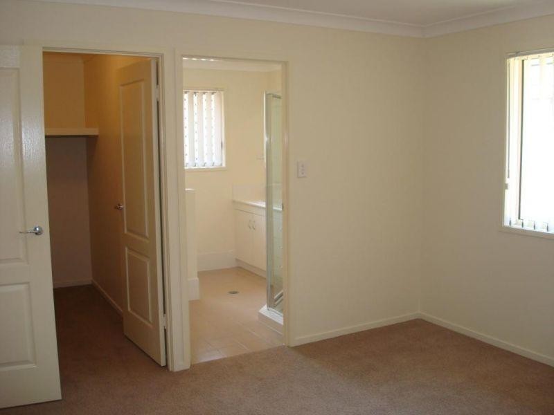 116 Ropley Road, Wynnum West QLD 4178