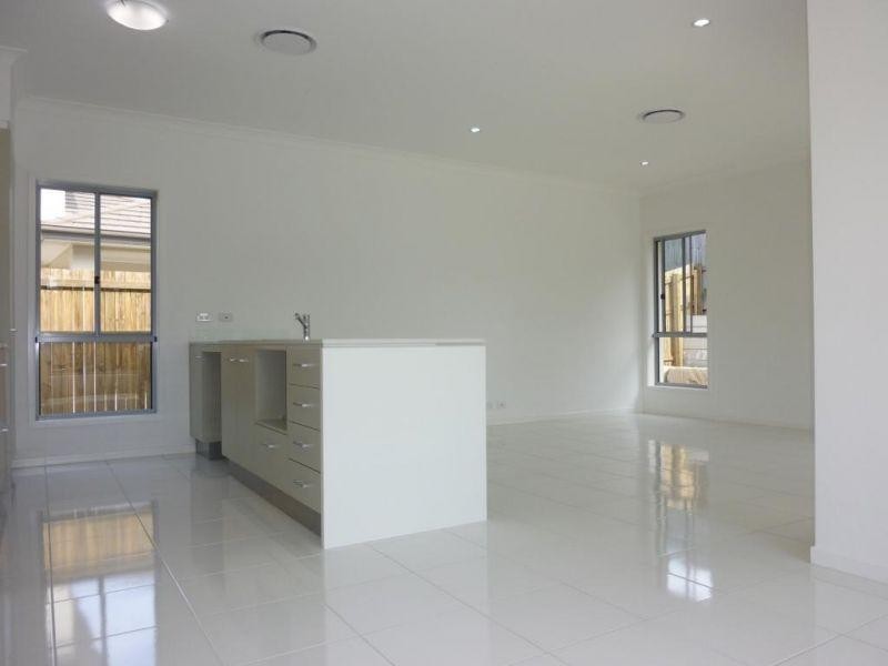 68 Highland Crescent, Belmont QLD 4153