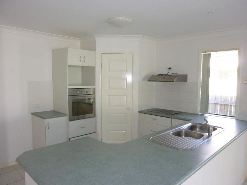 50 Wirra Circuit, Wynnum West QLD 4178