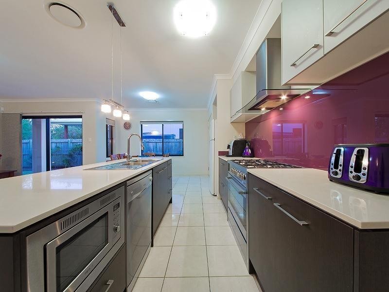 8 McMullan Close, Gumdale QLD 4154