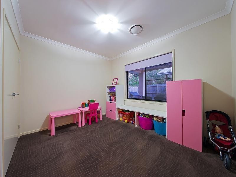 8 McMullan Close, Gumdale QLD 4154