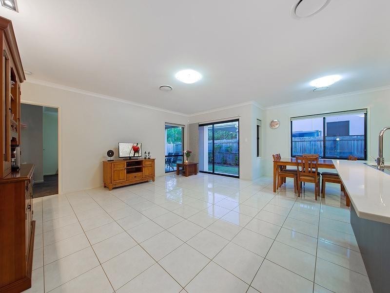 8 McMullan Close, Gumdale QLD 4154
