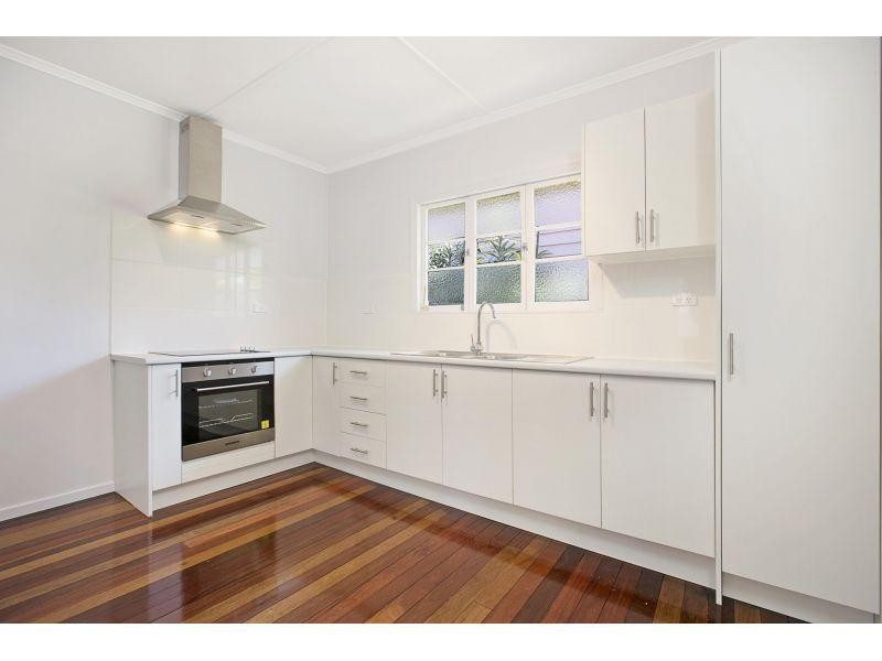 2306 Wynnum Road, Wynnum QLD 4178