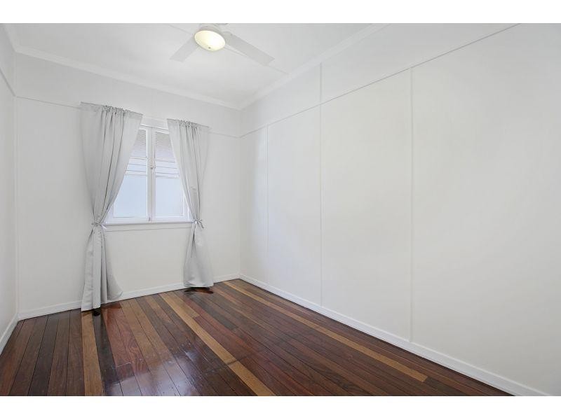 2306 Wynnum Road, Wynnum QLD 4178