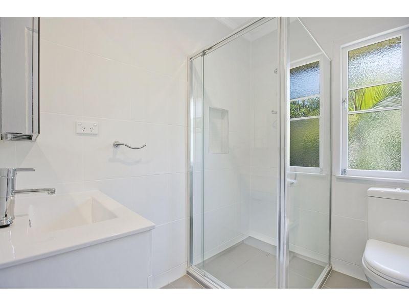 2306 Wynnum Road, Wynnum QLD 4178