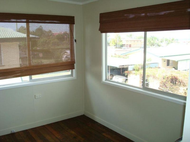 33 Gordon Parade, Manly QLD 4179