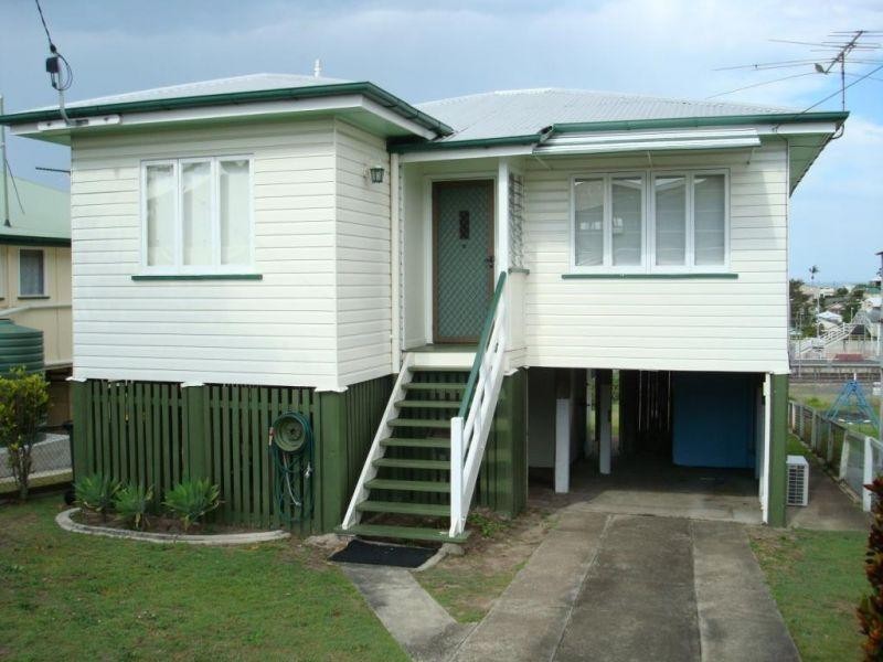 33 Gordon Parade, Manly QLD 4179