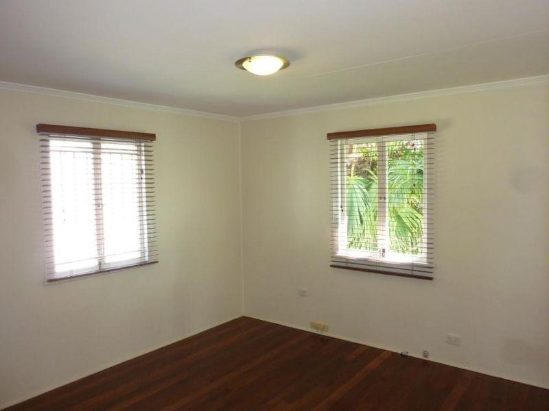 4 Enfield Street, Mount Gravatt East QLD 4122