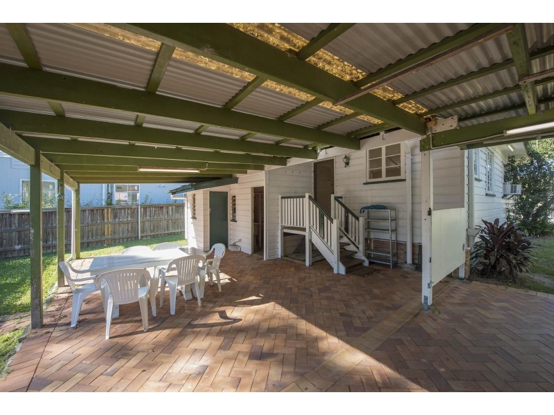 90 Solar Street, Coorparoo QLD 4151