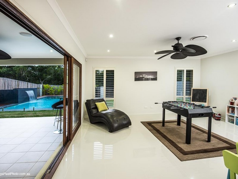 75 Ivy Crescent, Wakerley QLD 4154