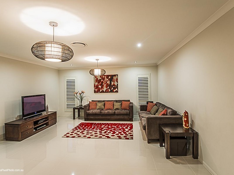 75 Ivy Crescent, Wakerley QLD 4154