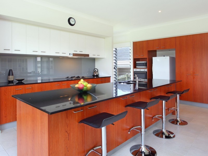 69 Mossvale Drive, Wakerley QLD 4154