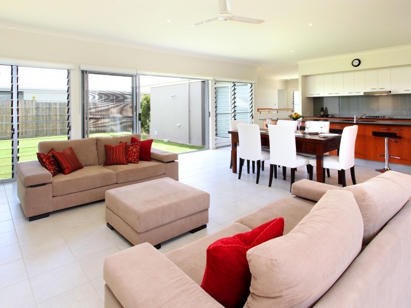 69 Mossvale Drive, Wakerley QLD 4154