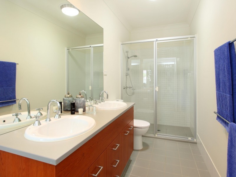 69 Mossvale Drive, Wakerley QLD 4154