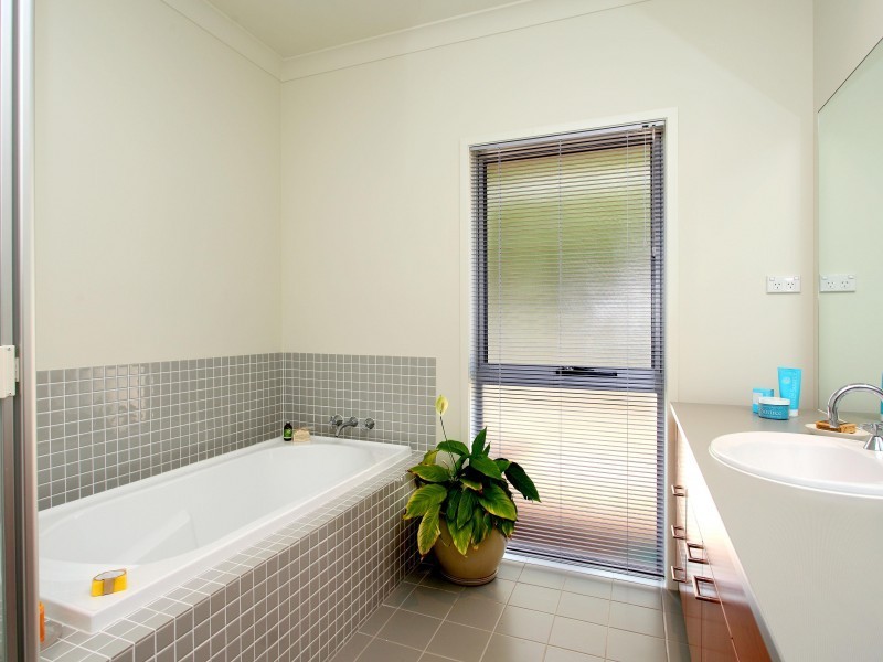 69 Mossvale Drive, Wakerley QLD 4154