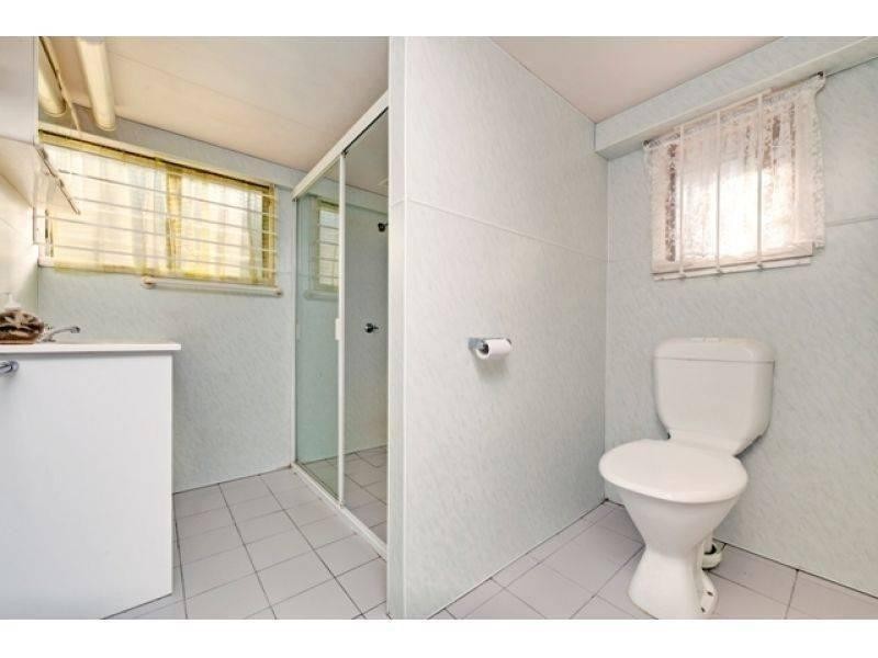 64 Armstrong Road, Cannon Hill QLD 4170