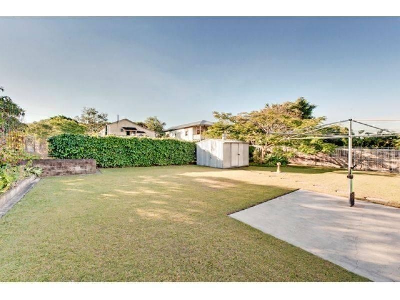 64 Armstrong Road, Cannon Hill QLD 4170